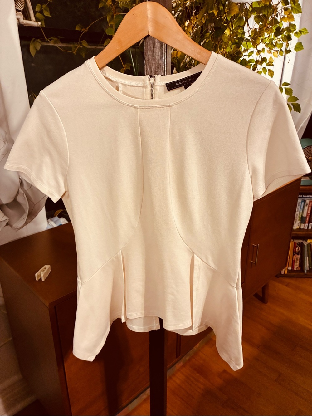 BCBGMaxAzria Cream Short Sleeve Peplum Top